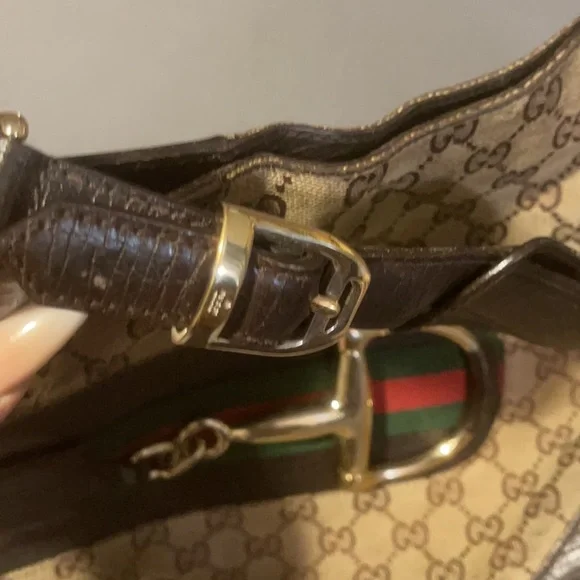 Authentic well used good condition Gucci medium hobo logo purse